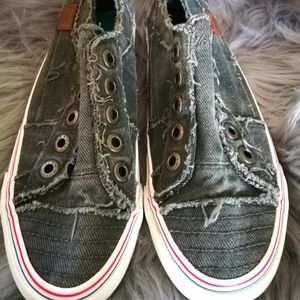 NWOT Blowfish Malibu Sneakers